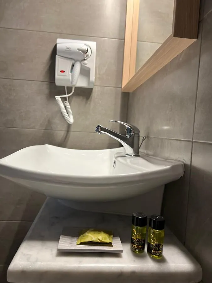 Luxor Premium Suites Soluň 3*,