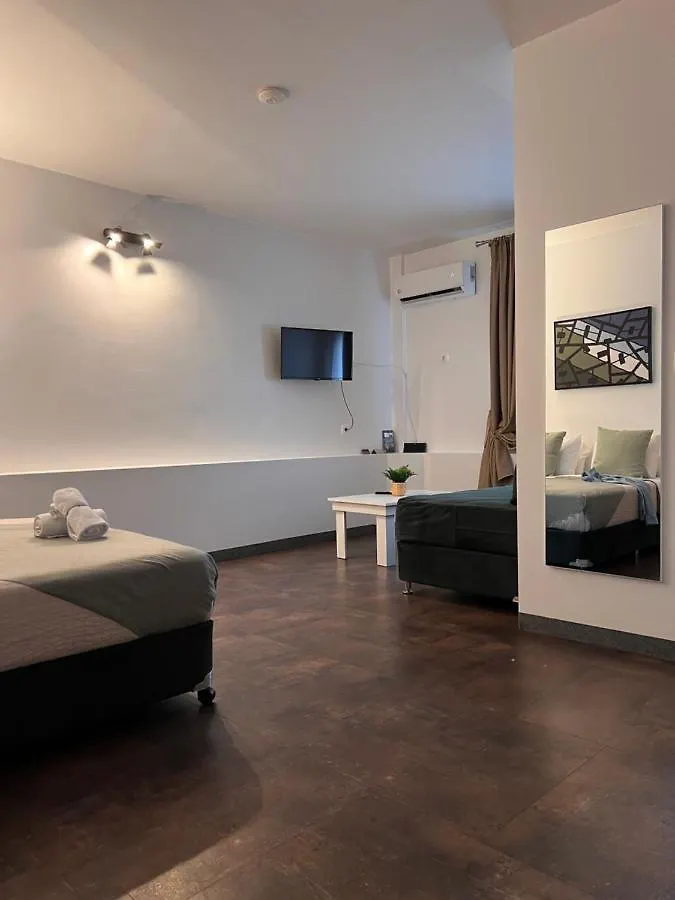 Luxor Premium Suites Soluň 3*,